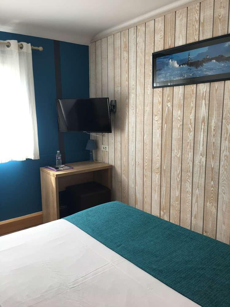 Brit Hotel Des Halles Concarneau Quarto foto