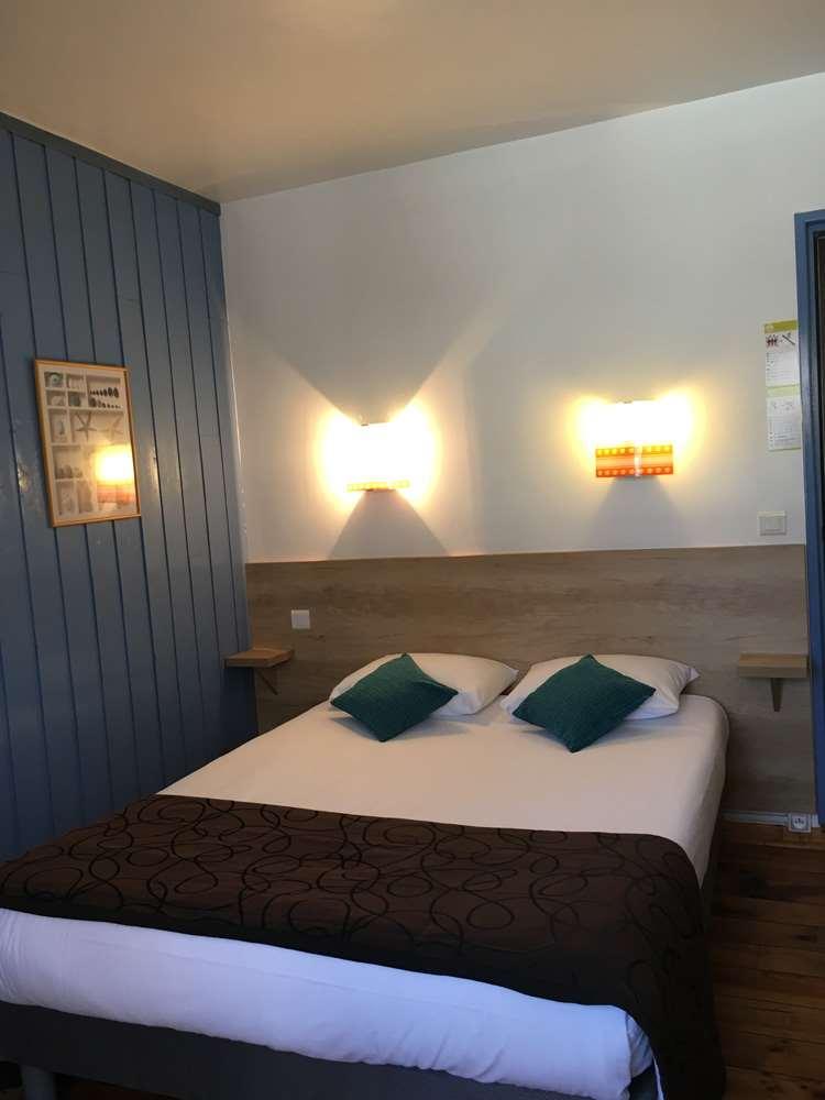 Brit Hotel Des Halles Concarneau Quarto foto