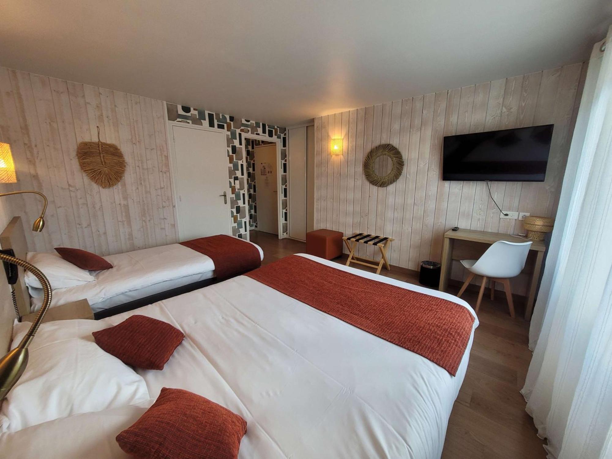 Brit Hotel Des Halles Concarneau Exterior foto