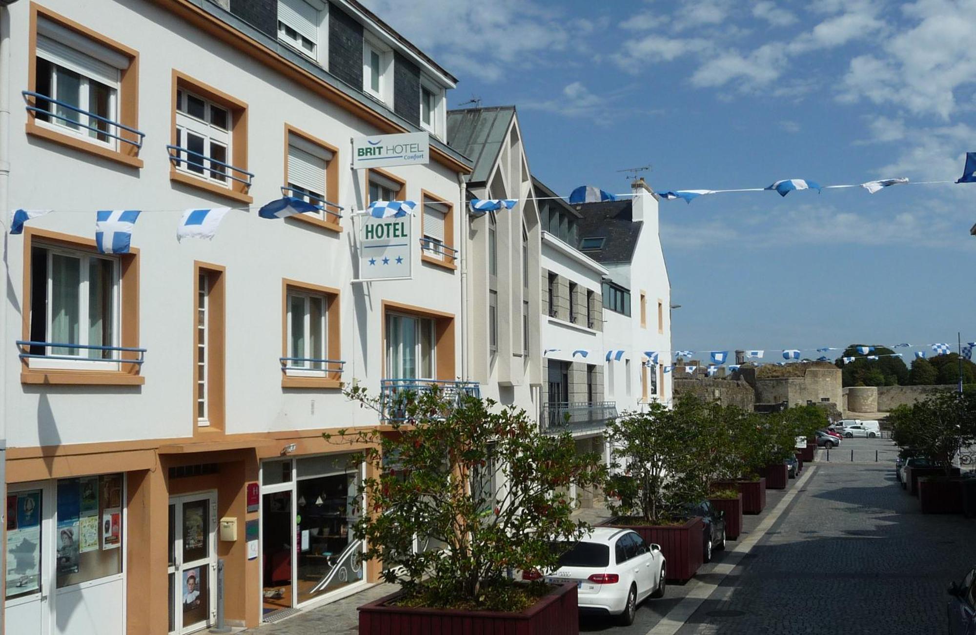 Brit Hotel Des Halles Concarneau Exterior foto