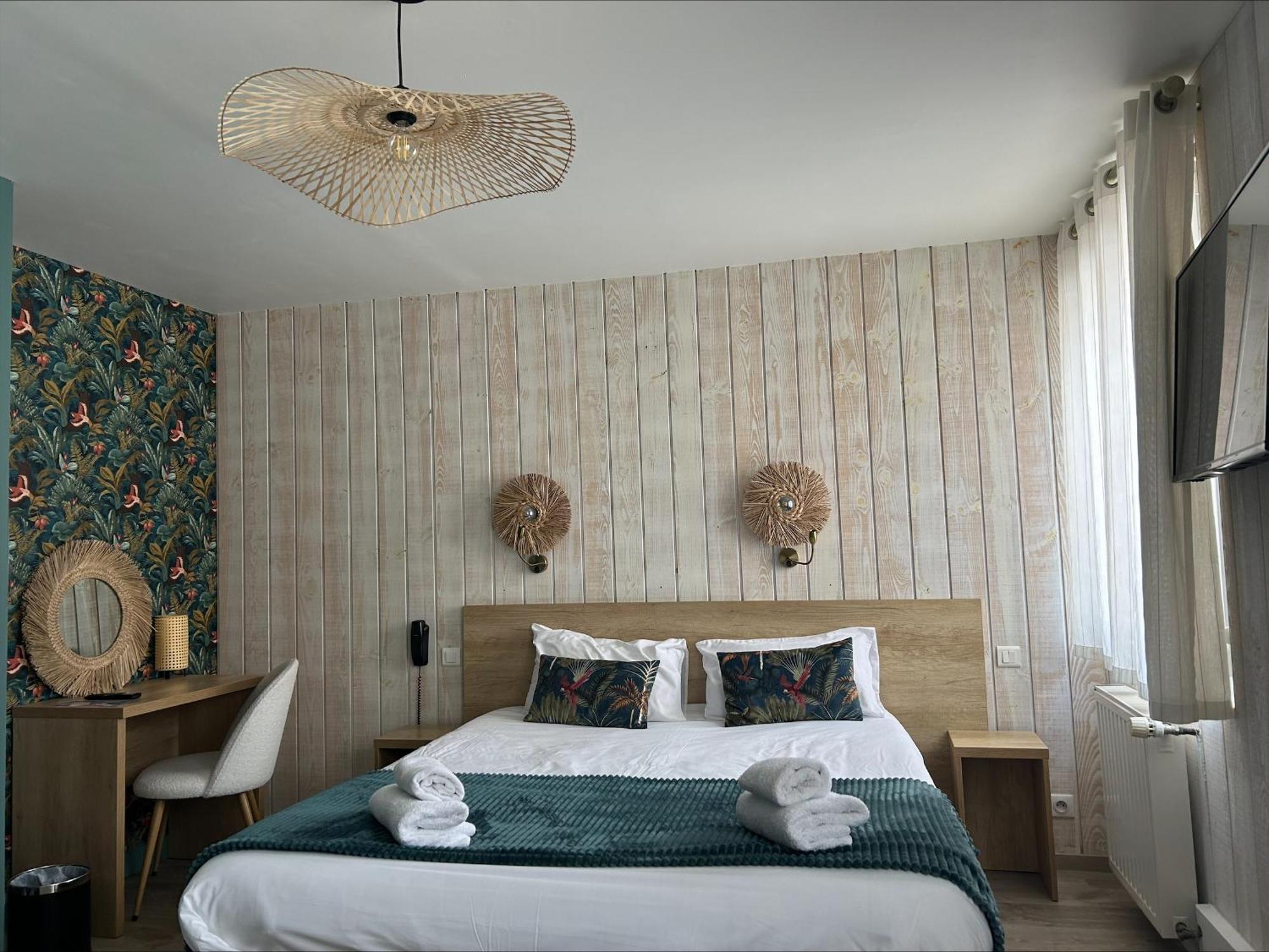 Brit Hotel Des Halles Concarneau Quarto foto